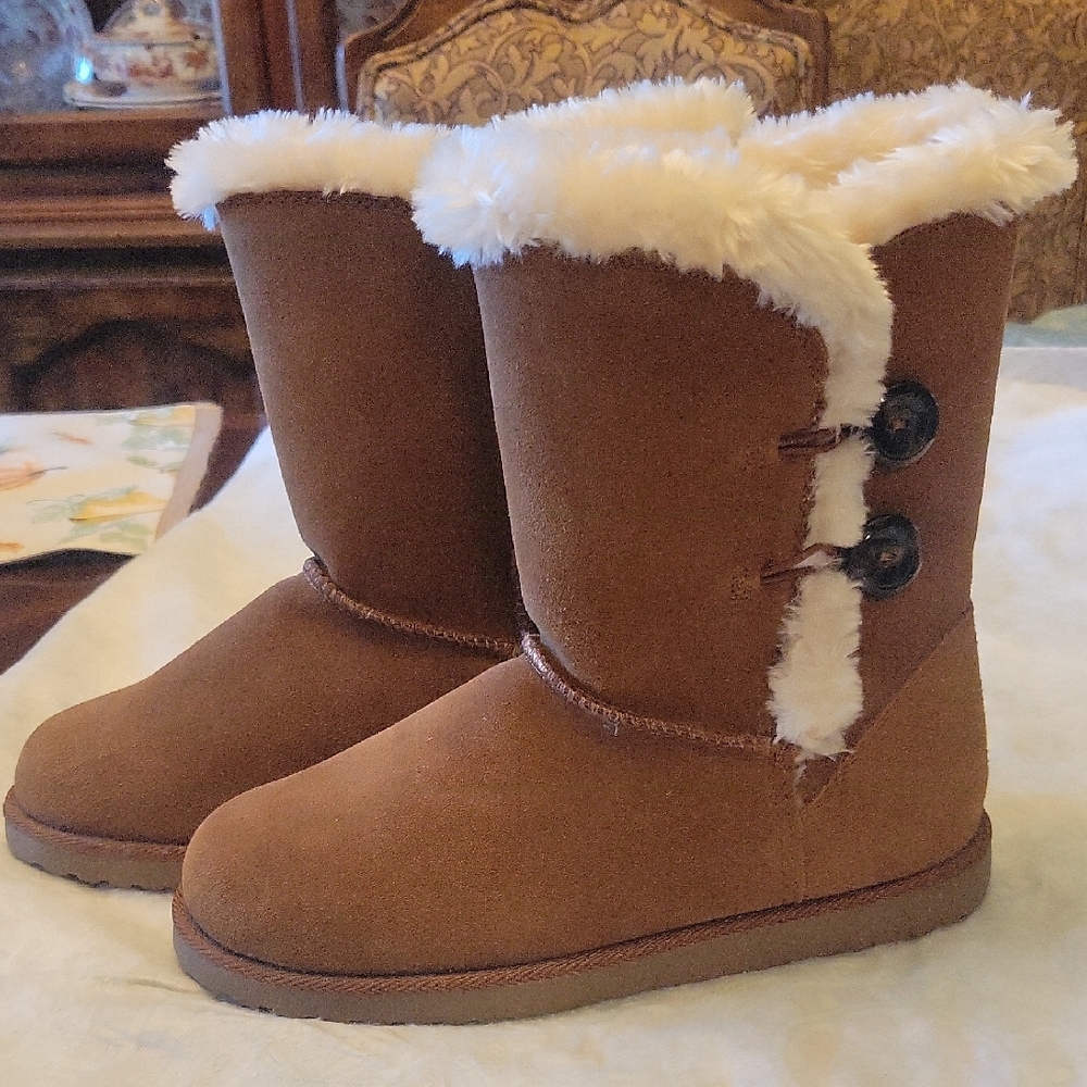 Brown Fur-Lined Winter Boots NWOT